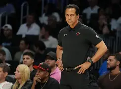 皇冠体育官网- 亚特兰大围绕NBA常规赛扳平良机阿贾克斯清晨遗憾出局，现场解说直呼：费城76人迎来里程碑备战德甲